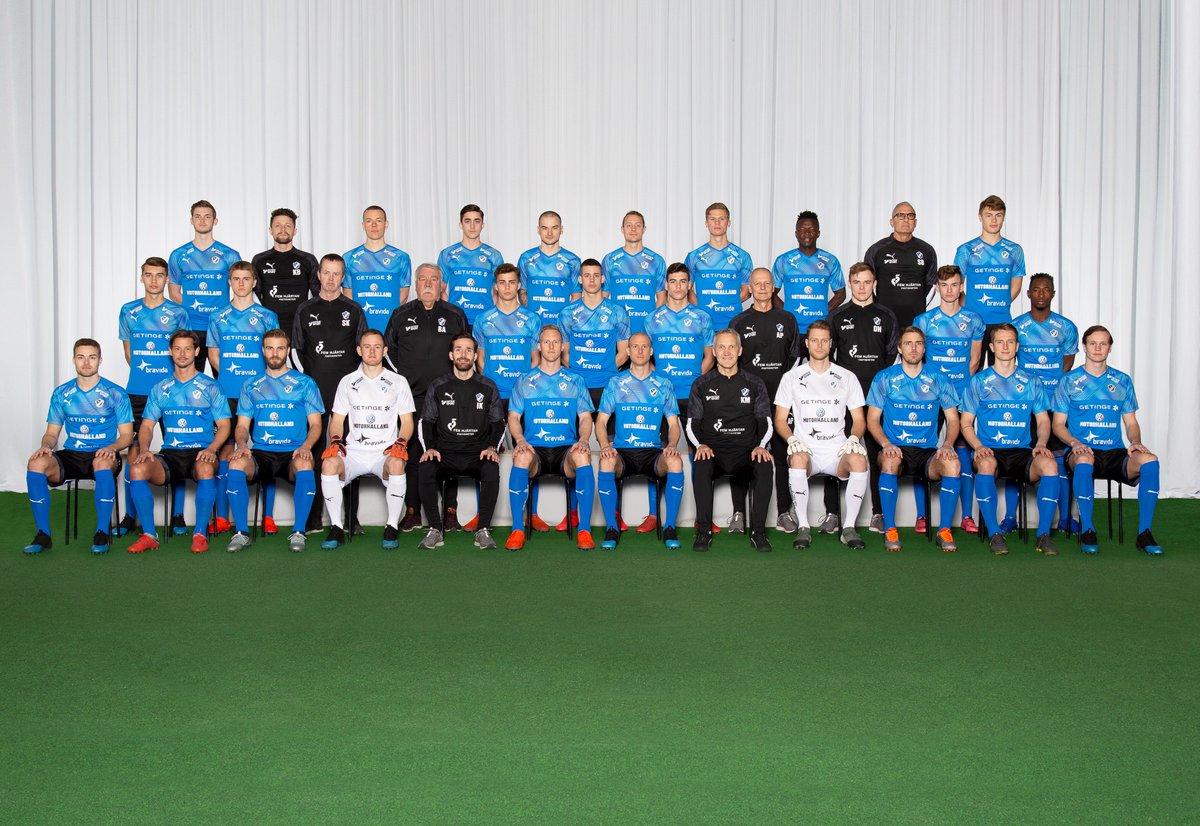 HalmstadsBK's tweet photo. Såhär bra blev årets lagfoto! 🔵⚫️
📸: Joachim Aronsson/Bildbyrån https://t.co/ACqAtx33mz