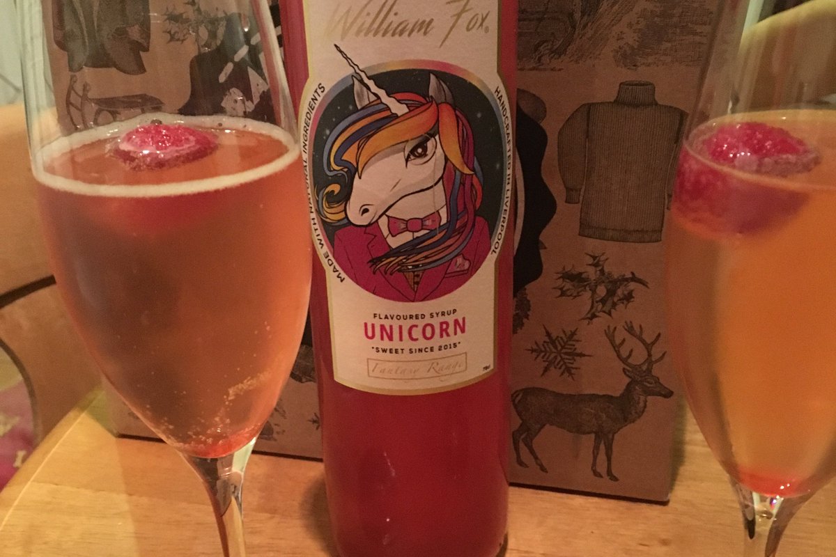 wearewanderbar's tweet photo. What’s better than fizz on a Friday? Unicorn fizz cocktails of course! 🦄🍸🥂🍾 #unicornprosecco #unicornfizz #unicorncocktail #unicorns #fizzfriday #fizzoclock #proseccotime #horsetrailerbar #trailerbar #rusticwedding #vintagewedding #weddingbar #ginbar #proseccobar #rumbar https://t.co/33D2PGj0PE