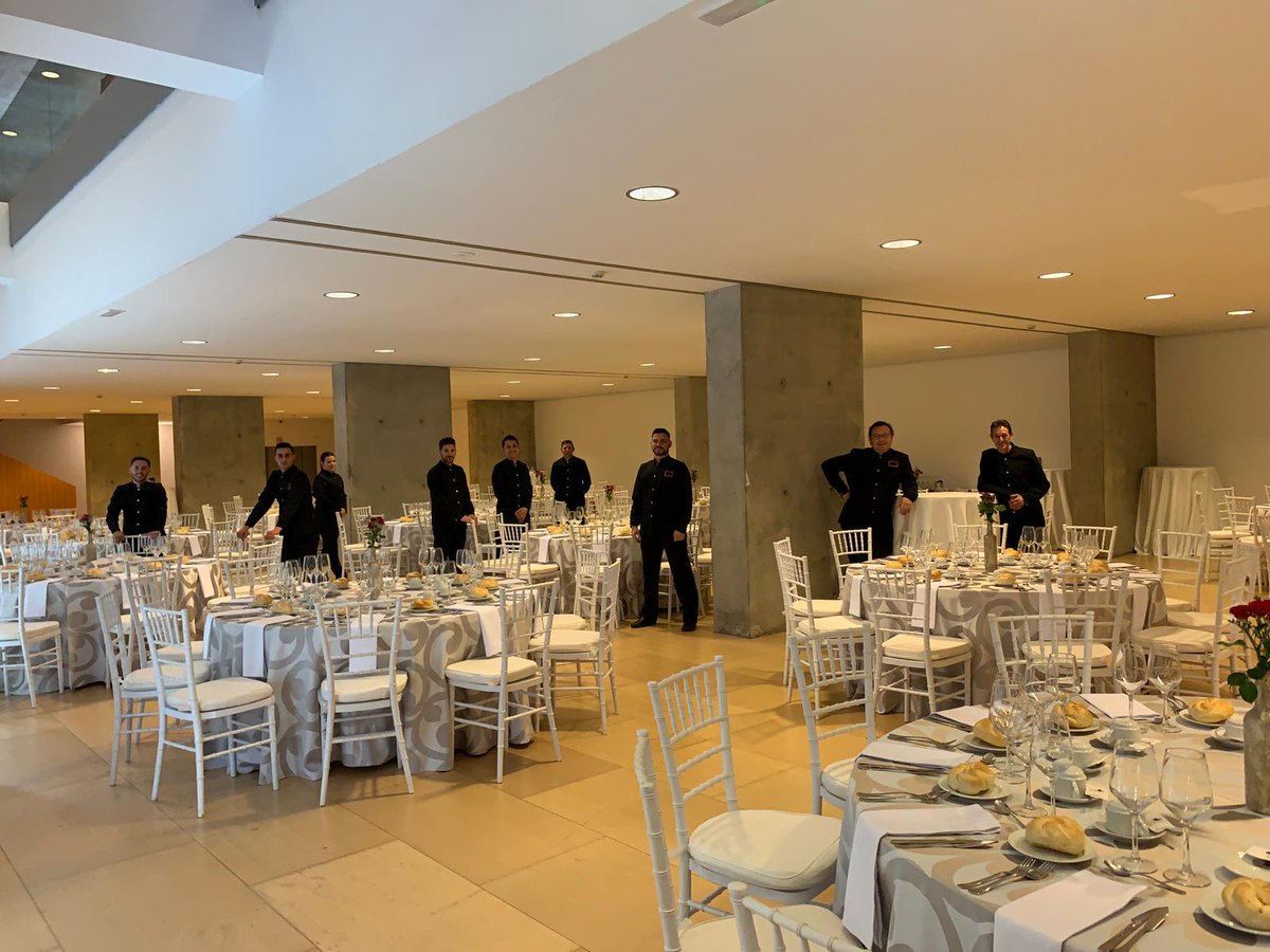 Un placer encargarnos de dar servicio en el XI  Congreso Nacional de Atención Sanitaria al Paciente Crónico en el Palacio de Congresos de Mérida.  Una gran responsabilidad que ha sabido asumir, con creces, nuestro equipo humano. ¡Felicidades! #Catering #cateringeventos