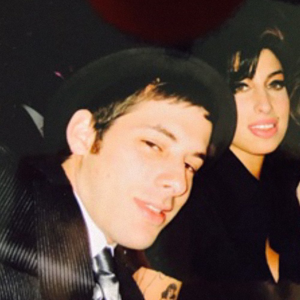 MarkRonson's tweet photo. These are a few of the amazing women who have made me who I am...personally, professionally, emotionally, spiritually. I would be half the person (maybe less) that I am today without them. Happy #InternationalWomensDay everyone ❤️❤️❤️ https://t.co/RX0fmAvioS