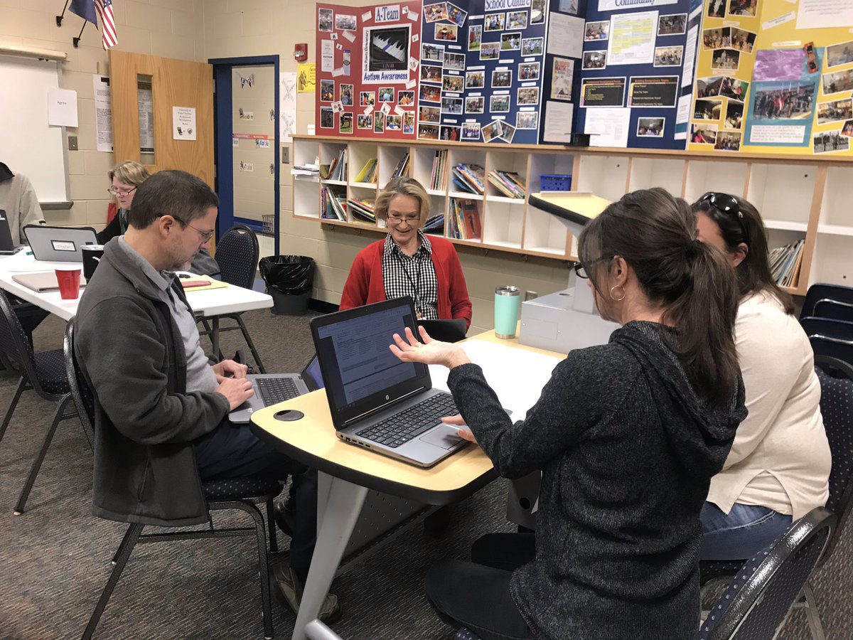 jessgthur's tweet photo. I’m grateful for the great conversations and ideas shared about informational texts!  #LeaD5 #Pridein5 #Teachin5 https://t.co/H8x7CTX1mx