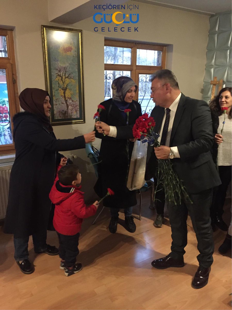 En değerli varlıklarımız, kadınlarımız.
#8MartDünyaEmekçiKadınlarGünü 'nüz kutlu olsun. 

Bugün, hazırladığımız küçük hediyelerimizi kıymetli kadınlarımıza takdim ettik. 
Kadınlar mutluysa herkes mutludur.