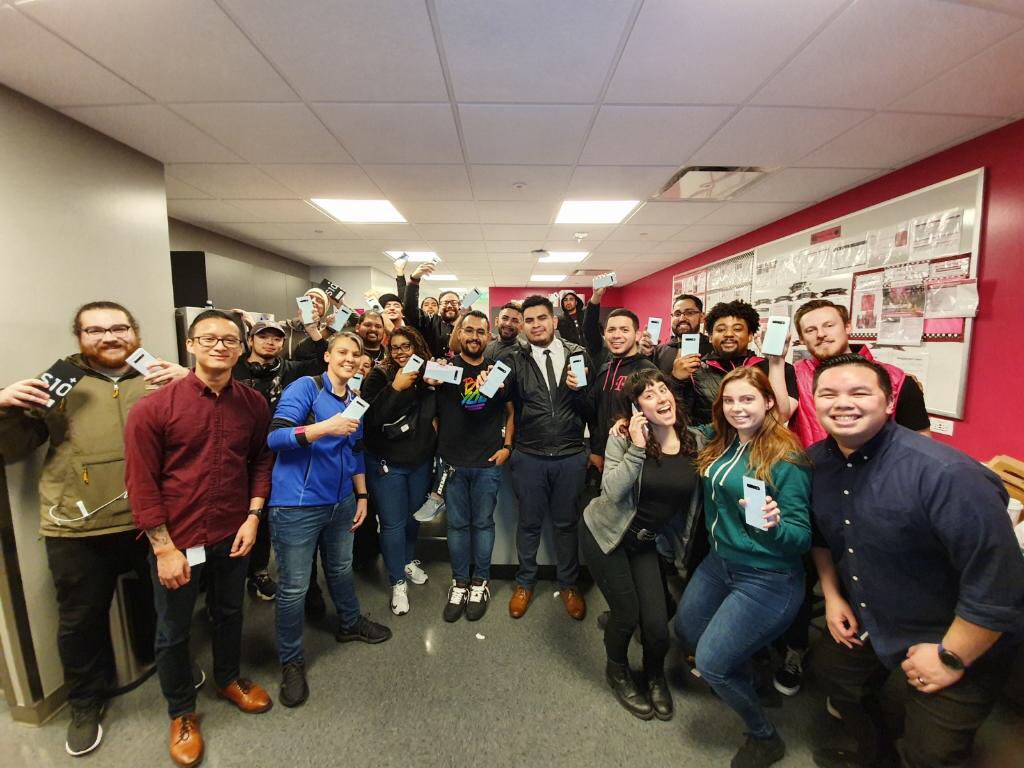 New phone who this??🤩 #thegalaxyshowlive