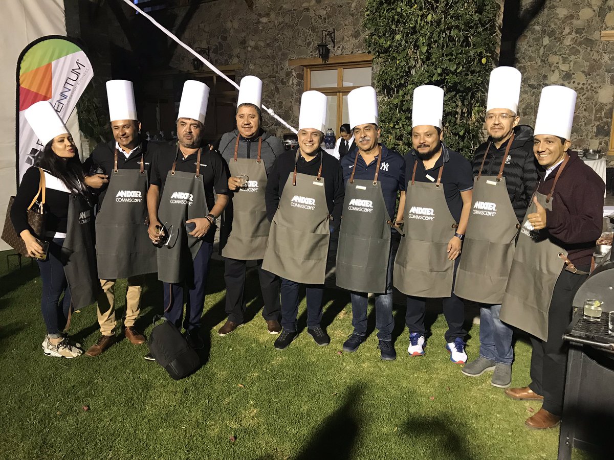 FjorgeJorge's tweet image. Cerrando actividades en el primer día de CommScope kickoff Mexico 2019 con nuestros partners en hacienda Cantalagua. #kickoff2019 #CommScopeCALA #ThinkFiber