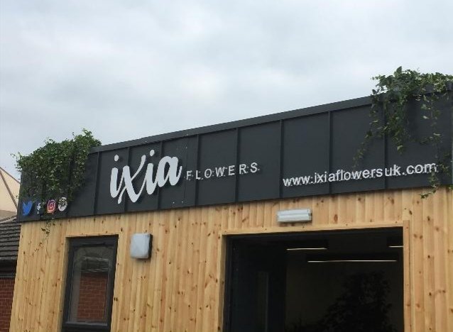 SignsRW's tweet image. New shop! New signage!
We supplied &amp;amp; installed stand off letters for @ixiaflowersuk at their fab new #Chelford shop 💐.
#Premises #Shop #Signs #Branding #Cheshire