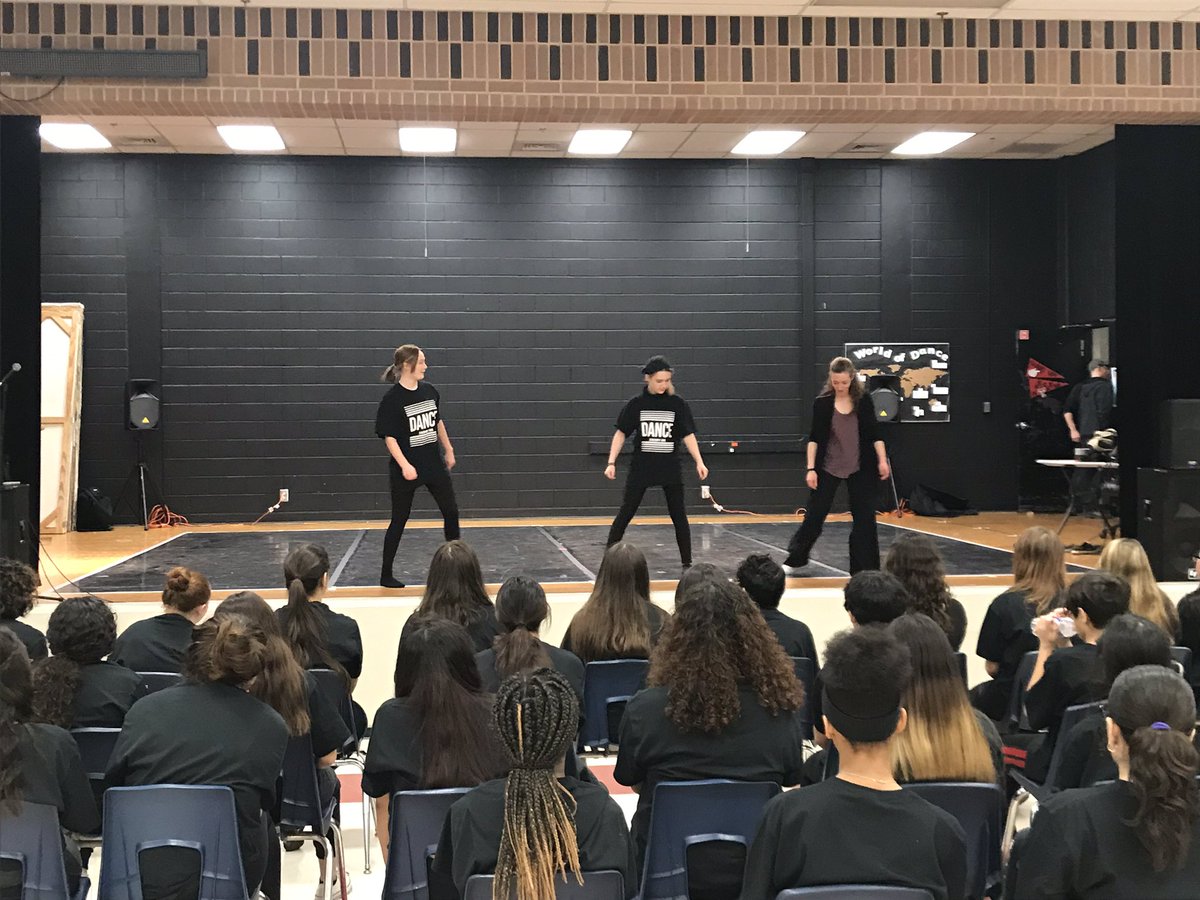 GoGoGo_Gomez's tweet photo. Thank you @BalletSA for the ballet lesson! The kids are always amazed with your performances. A big thank you to @NISDZachry and @NISDFineArts for their support of our dance program #zachrydance #ballet #balletsa #boysdancetoo https://t.co/58ePiyXUef