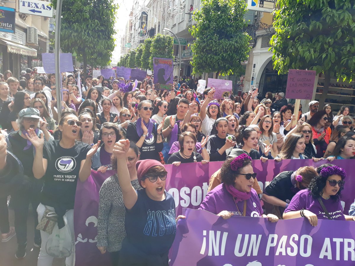 APCGinfo's tweet photo. Las periodistas del #CampodeGibraltar de @APCGinfo y @PeriodistasAND también han estado representadas hoy en la manifestación celebrada en #Algeciras por el #8M #HuelgaFeminista2019 #NiUnPasoAtrás #NoEsNO #DiaDeLaMujer #igualdadreal contra la #BrechaSalarial y el #TechoDeCristal https://t.co/OLIKtzFcSc