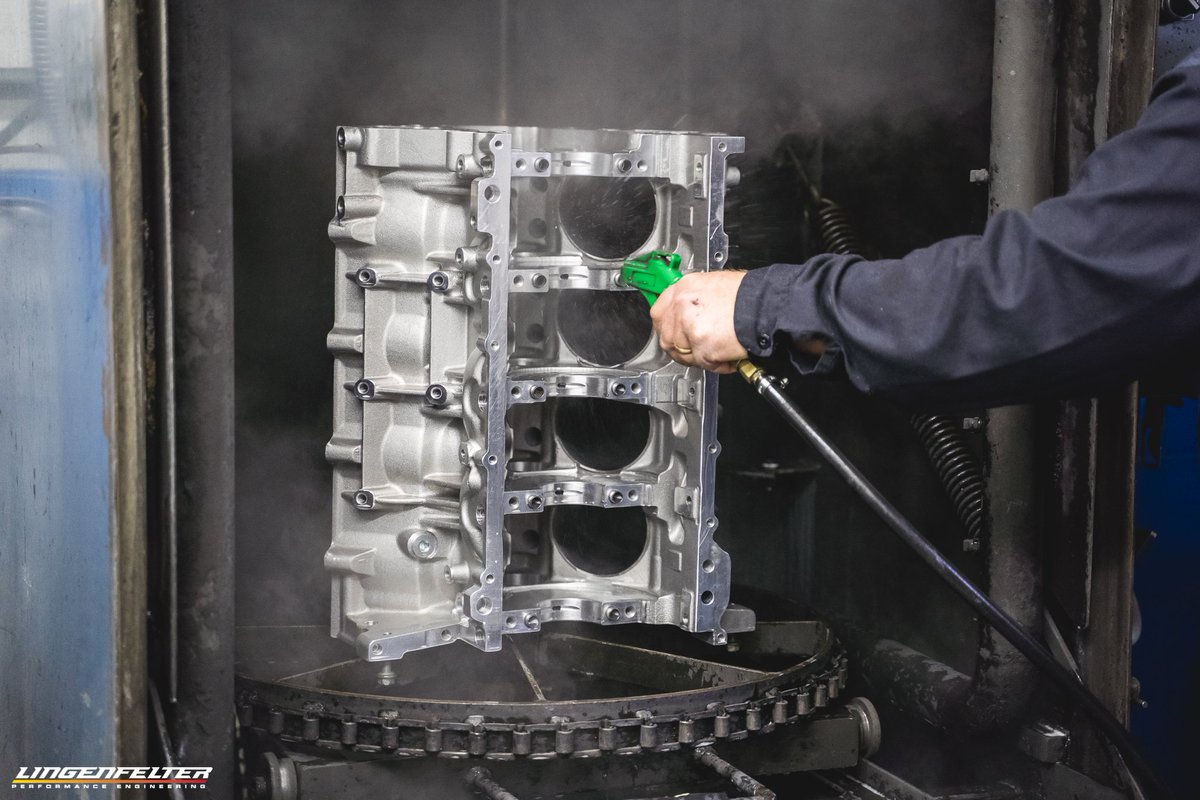 LingenfelterLPE's tweet image. We start a new #buildupdate series following Dirk Stratton&apos;s Formula Drift Pro 1 engine going in his #driftvette. In this build we will be using a LS-R block as a base for this build!