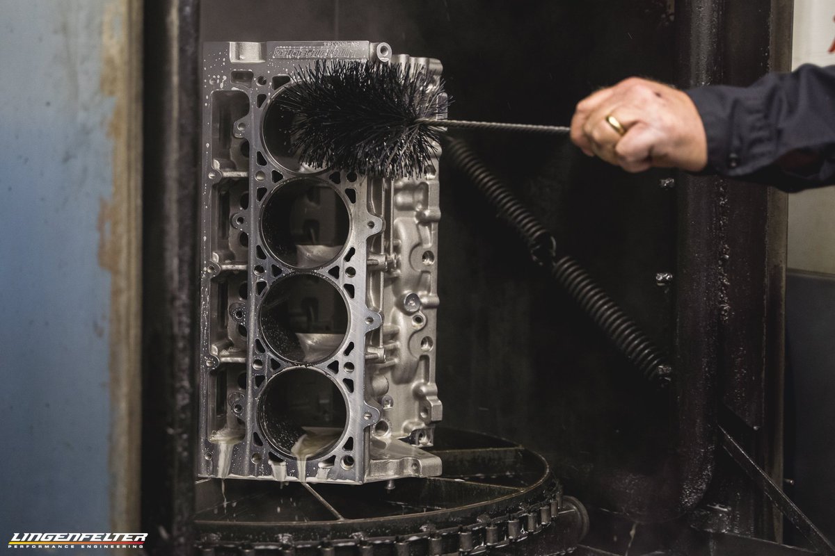 LingenfelterLPE's tweet image. We start a new #buildupdate series following Dirk Stratton&apos;s Formula Drift Pro 1 engine going in his #driftvette. In this build we will be using a LS-R block as a base for this build!