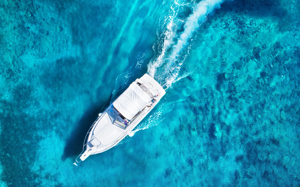Wondering how to get to Grace Bay from Rock House? Residents and guests can let our beach concierge know and our team will have you there in less than 10 minutes on a boat. To learn more, click here: bit.ly/2oK2cQO
#caribbean #rockhouse #oceanview #rockhousephotos