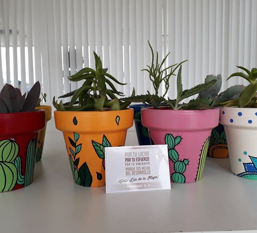PaganoSAar's tweet photo. ¡Felíz Día de la Mujer! Saludamos a todas ellas y especialmente a quienes forman parte de Pagano-sa 
El 8 de marzo ha sido instituido como el Día Internacional de la mujer para poder destacar la lucha por la igualdad, el reconocimiento y ejercicio efectivo de sus derechos. https://t.co/H0m252lwK3