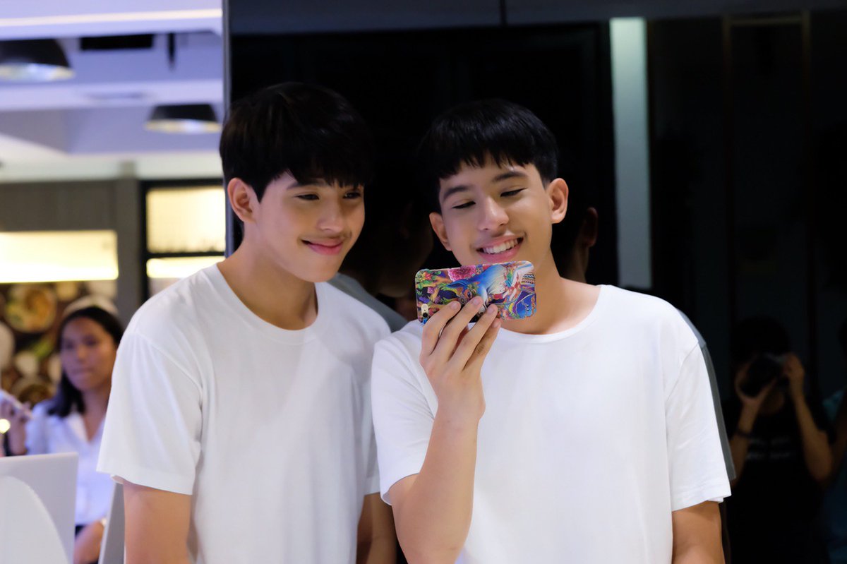 kimna166's tweet photo. HBD🎂🎉🎉น้าาาเอเจ เจเจ มีความสุขมากๆนะคิดอะไรก็ขอให้สมหวังนะแล้วก็อยู่กับพวกเราเหล่าสมุนไปนานๆและขอให้น่ารักแบบนี้ตลอดไปเลยน้าเจ้าแฝดเลิ้ฟยูววว😍💕💞
#HBDAjJjDay 
#สมุนของเจ้าแฝด
#aj_chayapol
#jj_chakorn https://t.co/p6aDmzSjdg