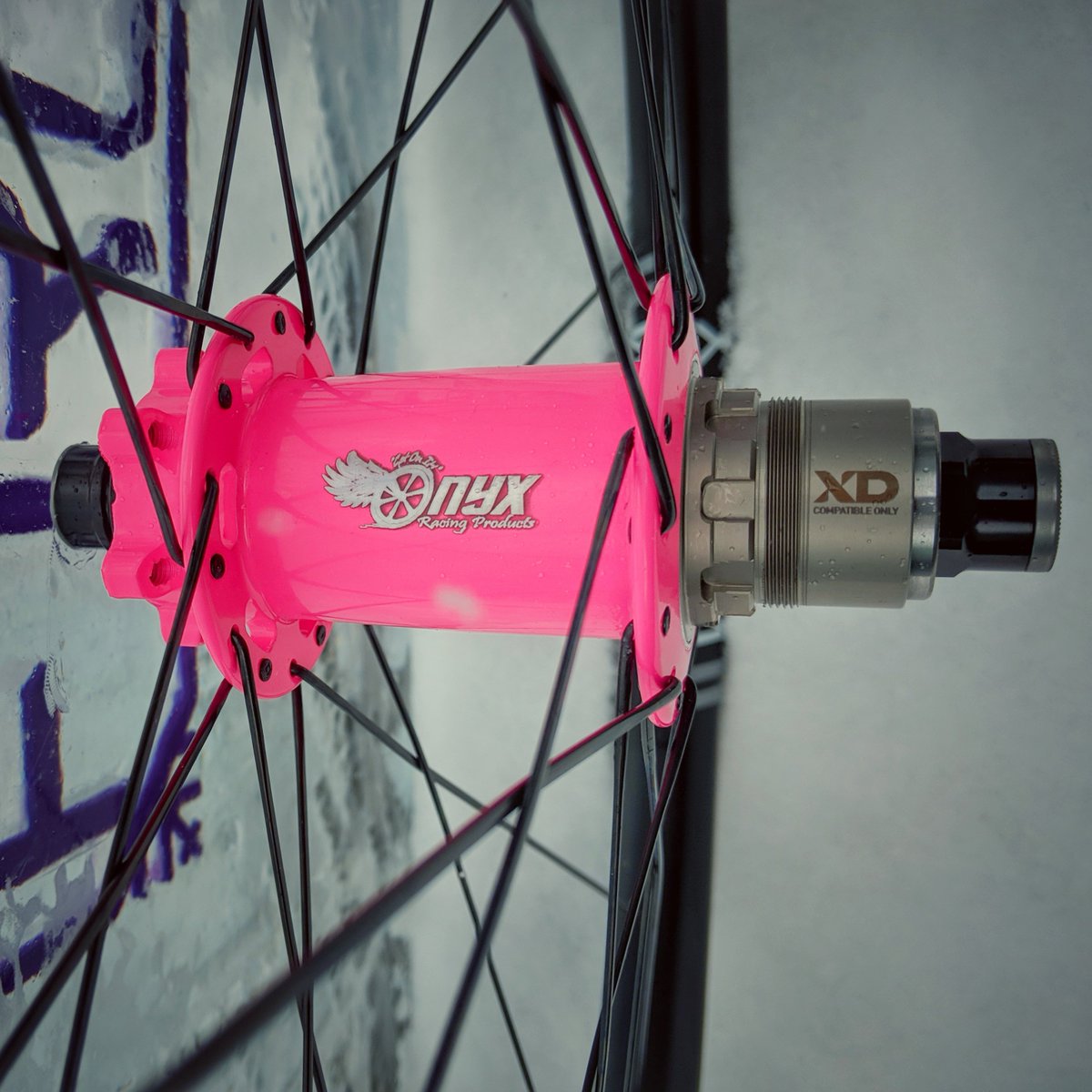 QualityBike's tweet photo. We still have the #frostbike fever at Q. So when we saw Tom Morgan wandering the hallway with these @onyxracing hubs and @whiskypartsco rims, we had to stop him to take a few photos by the ice bar.
❄️ 🚲
#whatQrides #fatwheels #onyxracing #whiskypartsco #qualitywheels #sramxd https://t.co/xtPA7Ht0YZ