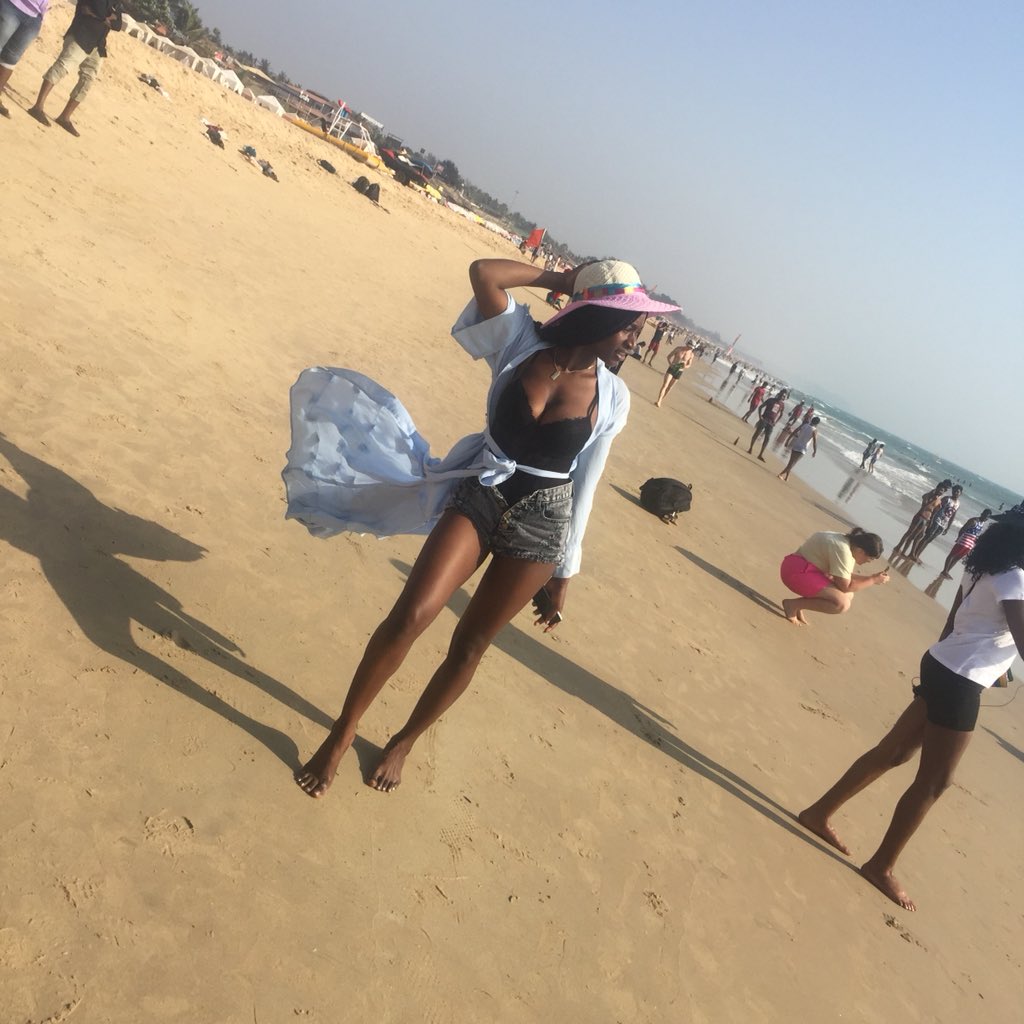 Zieba__'s tweet photo. Happiness comes in waves😊
#HappyWomensDay2019 https://t.co/zKEmqCAtxJ