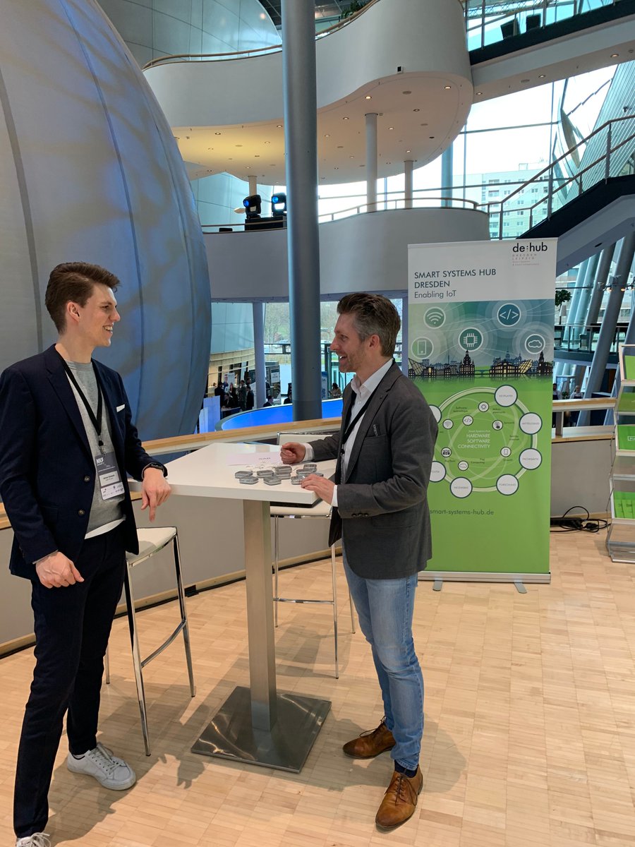 smartsystemshub's tweet image. Heute mit Pitch zum #smartsystemshub auf der Deep Dive Bühne des #NKFSummit in Dresden. Gemeinsam mit Sächsischer Aufbaubank, TGFS Sachsen und #smartinfrastructurehub, tolle Gespräche mit Startups, Investoren und Tech Companies an unserem Stand @SiSax_de, @HTSB_eu, @5g_lab