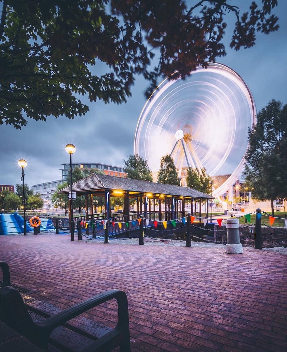 theAlbertDock's tweet photo. Evenings at Royal Albert Dock Liverpool. ⠀
⠀
#RoyalAlbertDock #albertdockliverpool #liverpool #Waterfront #dusk #ExploreLiverpool #citybestpics #city_explore #seemycity #liverpoolwheel #LiverpoolWaterfront #igersliverpool #itsliverpool⠀
⠀
pic by @Snackophagus https://t.co/P3oJnu5XMZ