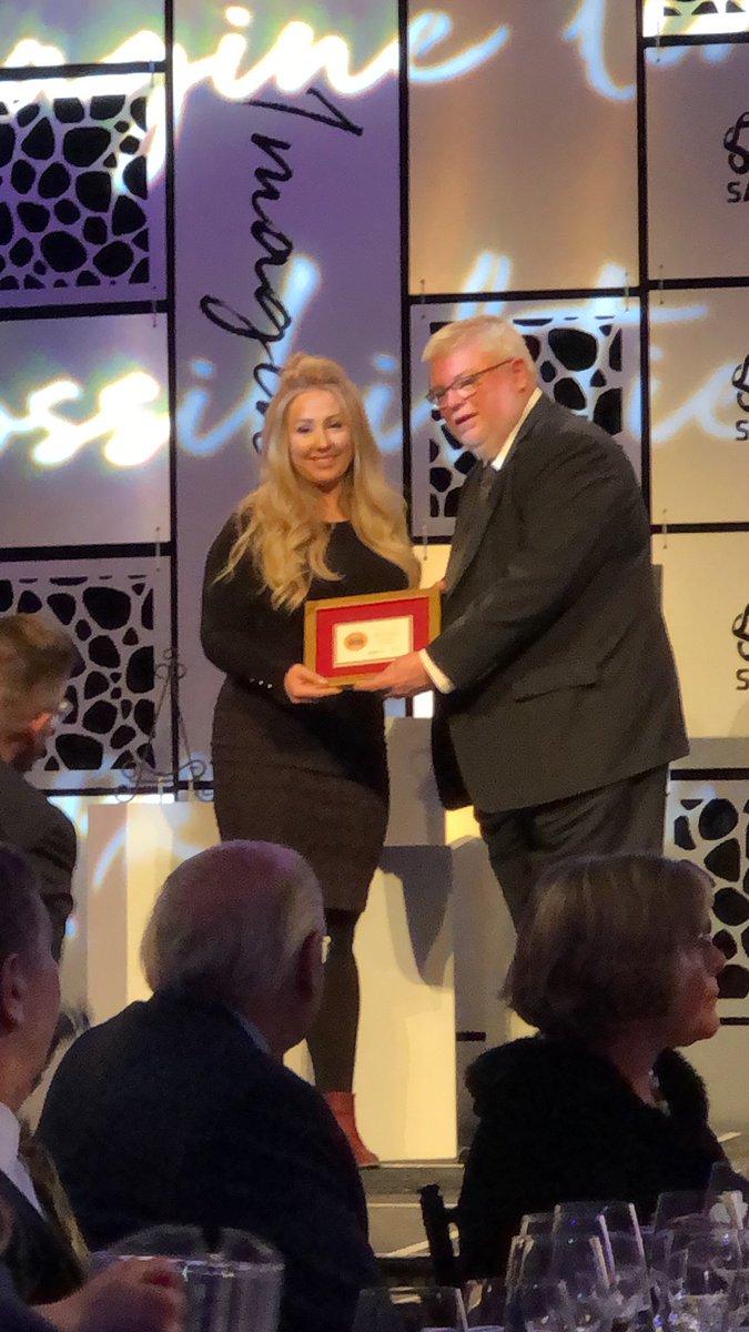 Saraa_Land's tweet photo. Truly #SAITProud to have received the 2019 Presidents Medal. Words cannot express my gratitude to @SAITAlumni,  friends, family and colleagues for everything they have done for me. @sait has changed my life ♥️ &amp; a @NHLFlames intro from @MisterBeesley was an incredible moment! https://t.co/ty5tey6id2