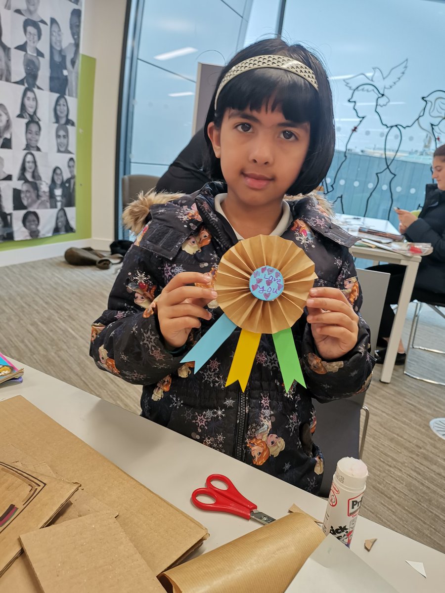 CreationsMake's tweet photo. Brilliant afternoon creating with some awesome inspiring women :-) @CreativeJunc @SloughLibraries @TheCurveSlough #InternationalWomensDay #IWD2019 #makeitsocreations #BalanceforBetter #Vote100 https://t.co/is5pbGLLYi