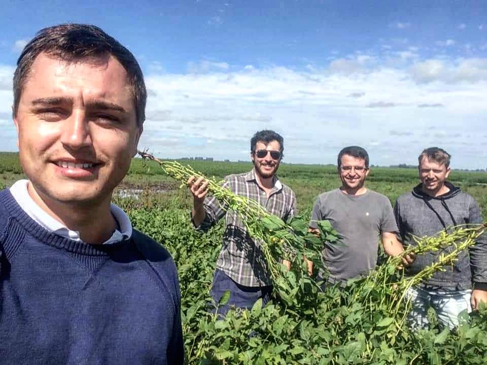 efieldcrops's tweet photo. 🌿🌿Soja em terras baixas na Argentina: os problemas se repetem.🤔🤔
😬😬A Equipe SimulArroz esteve em lavouras de terras baixas nas proximidades de Chivilcoy, Argentina. Veja detalhes no nosso FB:
https://t.co/wdArOX0wjc

#SimulArroz #Milho #altaprodutividade https://t.co/ZELHZzPYes