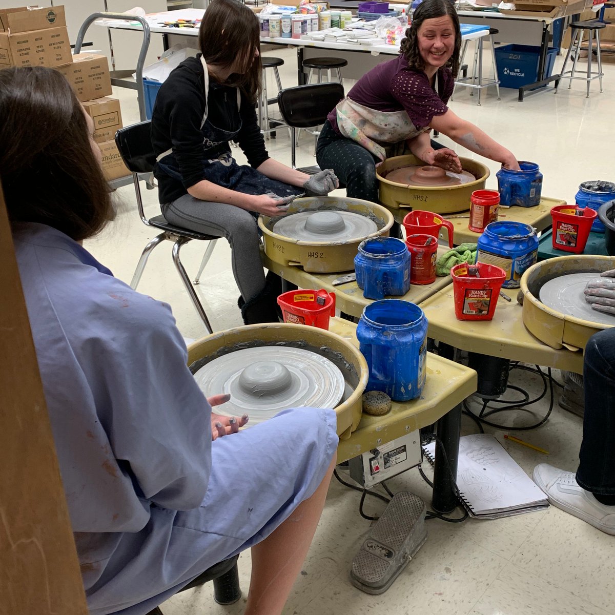 OakKnollMS's tweet photo. Check out how Art 6 students create their own original designs for their portfolios. Our artists are also celebrating Youth Art Month in March by making buttons, working with an Artist-In-Residence, and working with mix-media experiments. #Creativeknights https://t.co/fWWEdtXurR