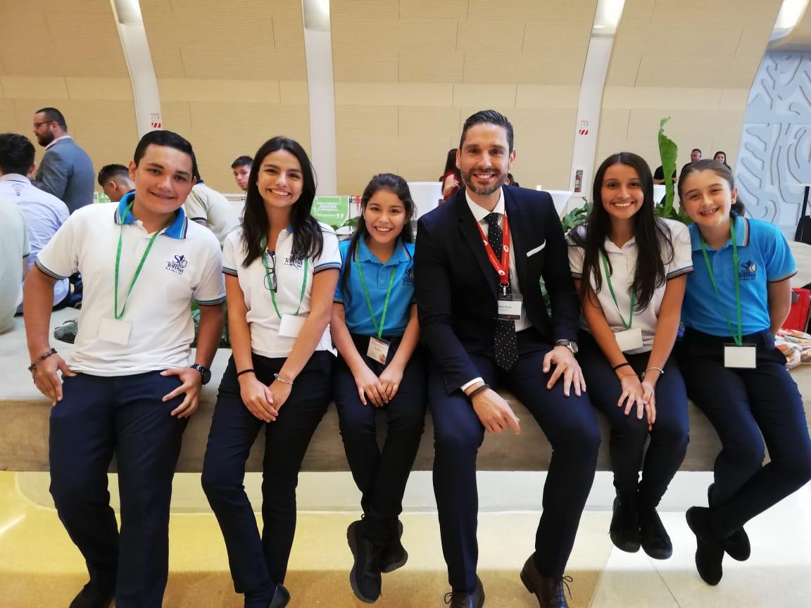 colegiosantate2's tweet photo. Orgullosos de ser parte del gran proyecto sobre el  primer estudio de #Neurociencia con @MentoraCR y el primer #neurolab del país.
@EmilioT1978 @wralpizar @melual1 @JamMatamoros @tanyarojasperez @tatiVaVi @EddieRamrezRod1 @Florenhh13 @Marcos_Ascanio https://t.co/IDYOJhjg2g