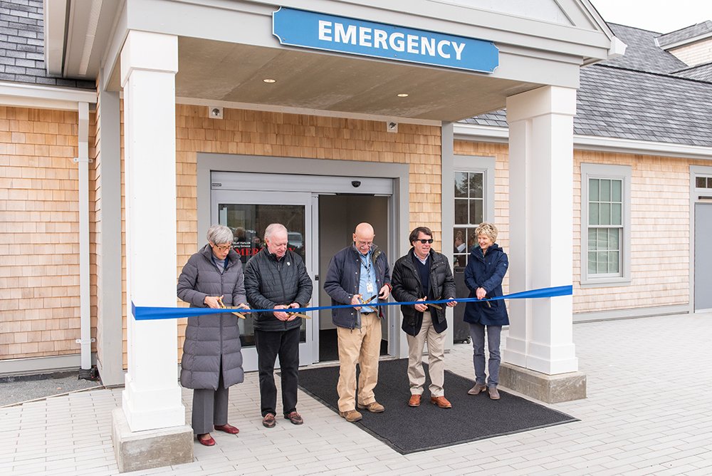 NEREJ's tweet photo. The new $90 million @ACKHospital now open - Percelays donate $10 million to project - built by @SuffolkBuilds and designed by @CannonDesign https://t.co/iO5VudpJ92 #NEREJ #cre #Nantucket #Nantucketconstruction #MAconstruction #MAdevelopment https://t.co/wbhw1FKpNP