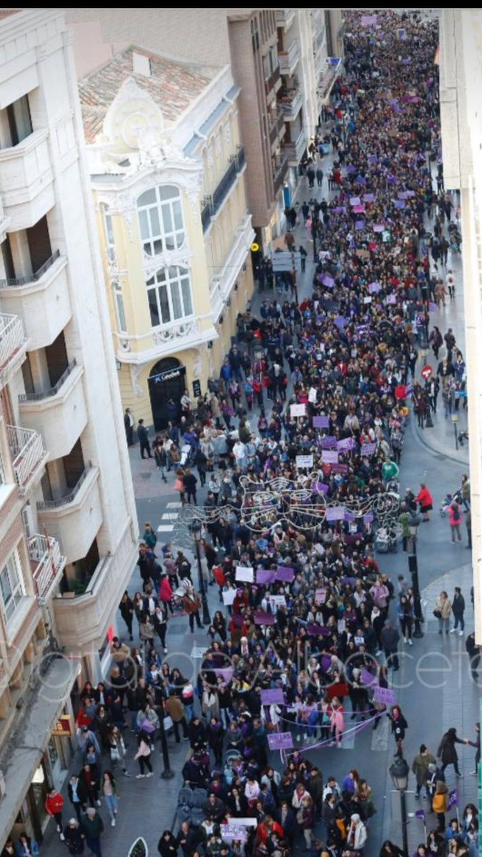 8mAlbacete's tweet photo. Casi 12.000 feministas salen a la calle este 8 de marzo de 2019.
Jornada histórica!!!! Gracias a todas las que habéis hecho esto posible.
¡Que viva la lucha de la mujer obrera! ¡Que viva la lucha feminista! https://t.co/FImQ6CPlgP