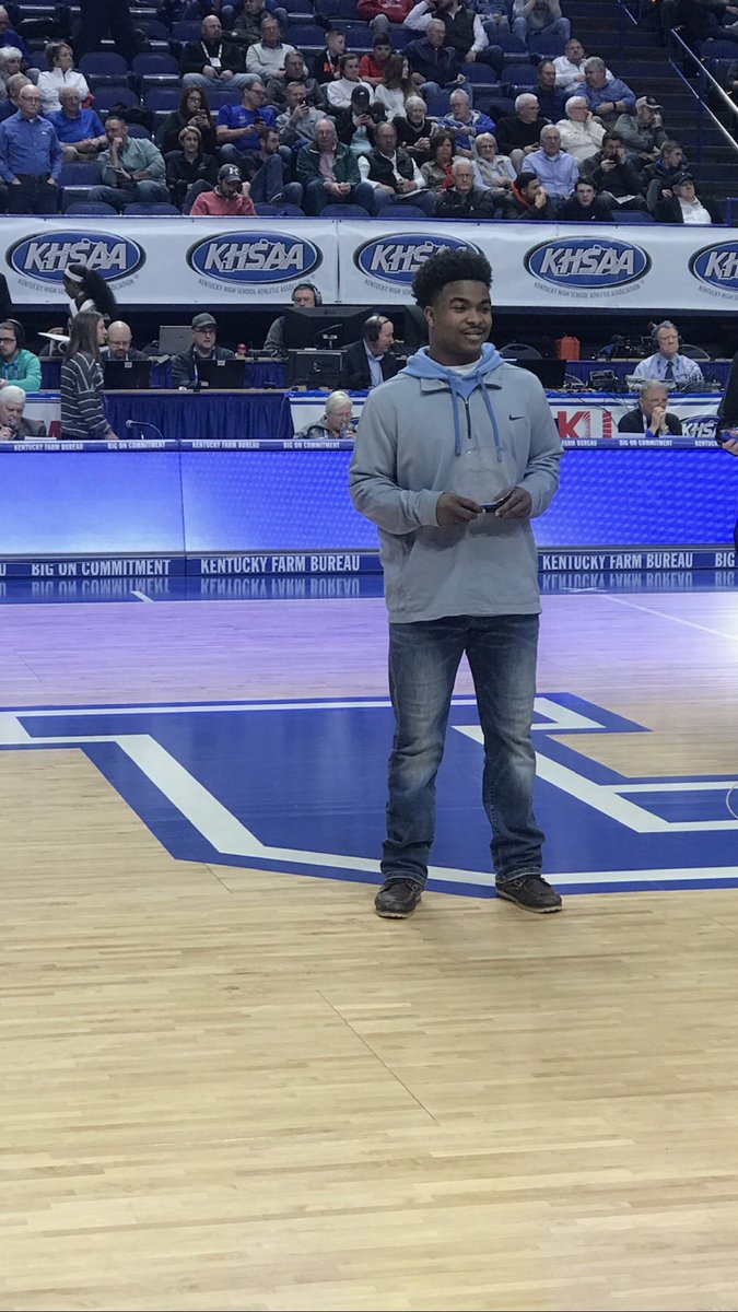 BRECKBASKETBALL's tweet photo. CONGRATS to KABC POY 3rd REGION KOBE POOLE!!! (Also 2nd Region winner KYKY TANDY)...@KobePoole @kykytandy https://t.co/QalxtQXsXP