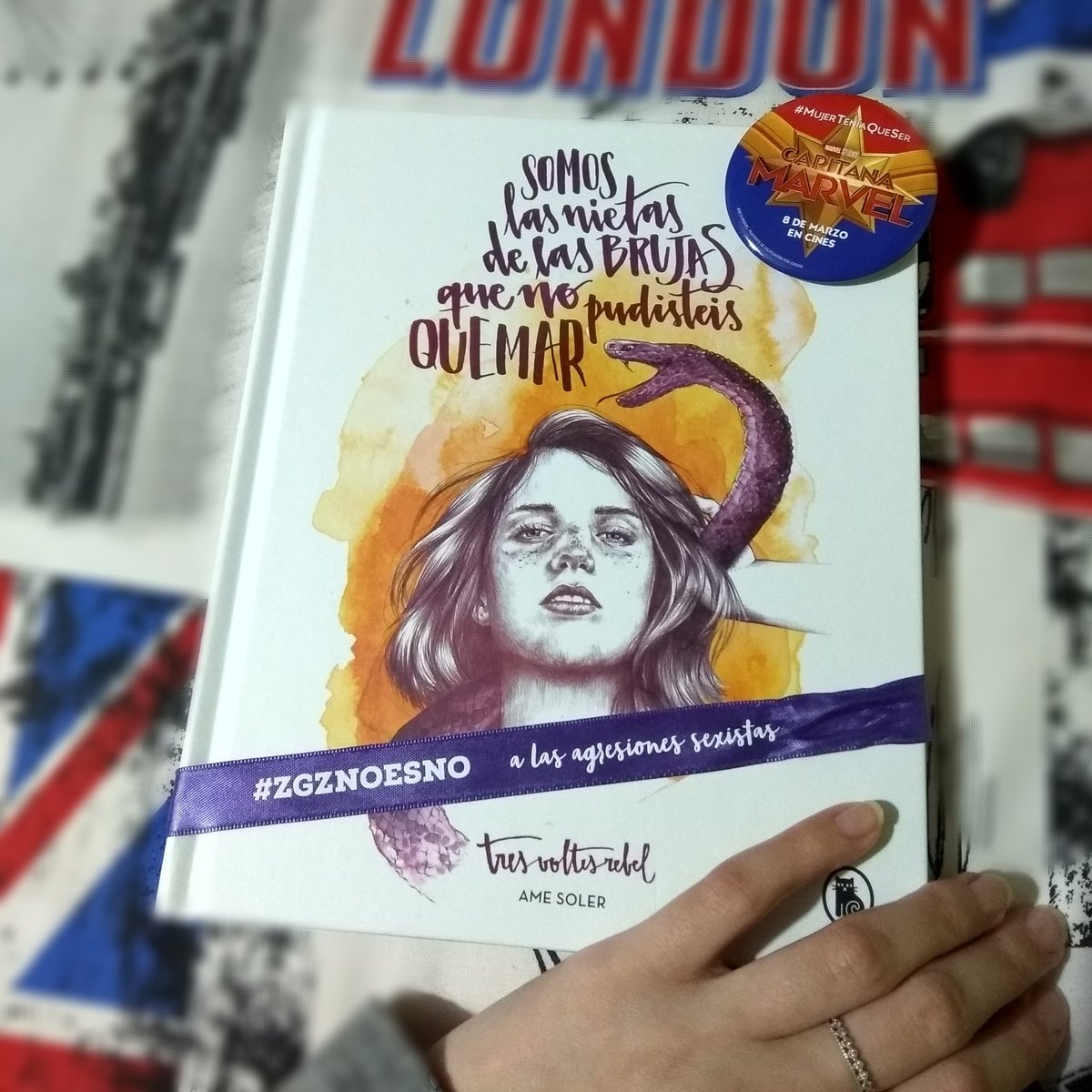 ladybookdreamer's tweet photo. Con el poemario de Ame Soler os deseo a todas ¡FELIZ DÍA DE LA MUJER! Sigamos luchando por todos esos derechos que nos han estado privando. Porque hoy TODAS hemos salido a la calle para reivindicarlos y lograr una sociedad IGUALITARIA #AmeSoler #8M♀️ #DíaDeLaMujer♀️ #WomensDay♀️ https://t.co/qOQqIpQHtJ