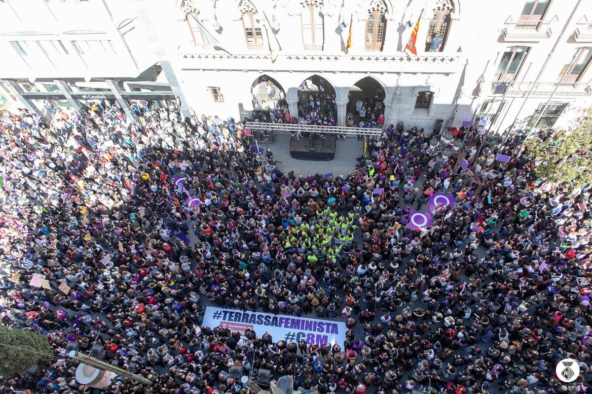 ajtrsgenere's tweet photo. Massiva concentració reivindicativa a #Terrassa x la #VagaGeneralFeminista⁠ ni un pas enrere. Això és imparable #ConnectatalFeminisme #8M #DiaDeLaMujer⁠ ⁠ #DiaDeLaDona #WomensDay⁠ ⁠ #8M2019⁠ #feminismes #Dones https://t.co/6iuVAeNAYu