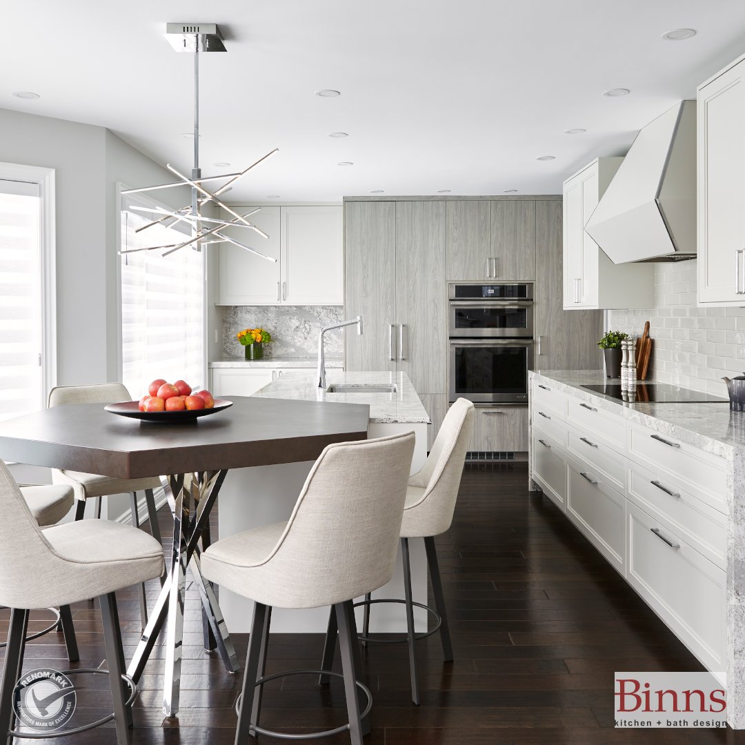 bildgta's tweet photo. Binns Kitchen + Bath Design is the winner for Best Kitchen Renovation. #BILDRenoAwards #BILDLuncheon @BinnsDesign https://t.co/PjZVRHmq28