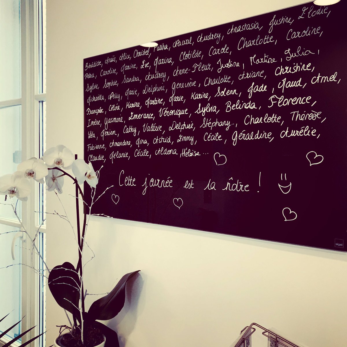 ilovitworklabs's tweet photo. Bientôt le tableau ne suffira plus pour fêter toutes les femmes que nous avons le plaisir d’avoir chaque jour avec nous ! À vous toutes Mesdames, nous espérons que cette journée a été belle ❣️ 
#WomensDay2019 #journeemondialedelafemme #marseille #joliette #coworking #merci https://t.co/SqG2QmwgaS