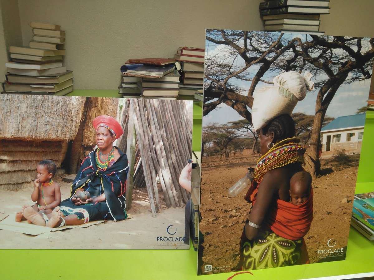 BegoPeFer's tweet photo. África en la exposición de la #SemanaDeLaSolidaridad en @codemagijon.
El ritmo africano siempre presente también en fotografías. @Bodypercussion #codemamusic https://t.co/9RZ4EY8bkI