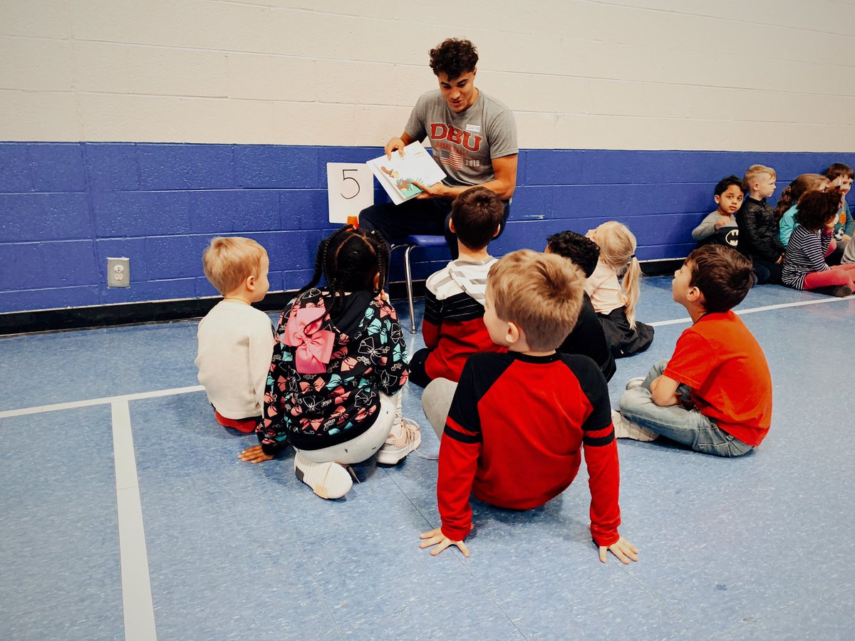 DBUBasketball's tweet photo. Thank you so much @DarnabyElem for letting us stop by &amp; read! We had a blast! https://t.co/qDp7azWQao