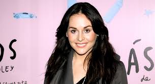 LaPoPRed's tweet photo. Zuria Vega revela por qué mantuvo en secreto la pérdida de su primer bebé: Zuria Vega se encuentra en el último mes de su embrazado de su segundo hijo Luka a quien junto a su esposo Alberto Guerra espera con ansías además de la pequeña Lúa. Tras la… https://t.co/DcDiaEAFBx https://t.co/bpjwDFZHmF