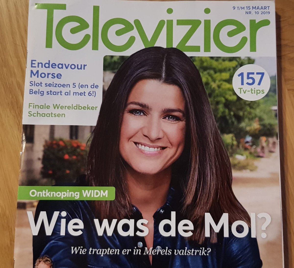 Televizier's tweet photo. We weten echt niet wie de Mol is bij Televizier. De cover is geen aanwijzing en ook geen lek. We vonden Merel gewoon leuk staan op de voorkant. #widm https://t.co/4alhlZm7Dv