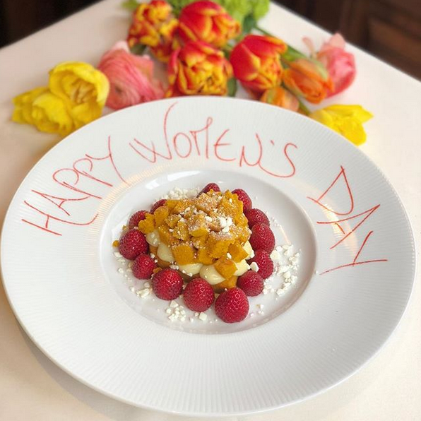 LidiaBastianich's tweet photo. Happy #InternationalWomensDay to women all across the world. Felidia is honoring women today with a celebratory Mimosa cake!
 #FelidiaNYC #NYCDining #NYCRestaurants #TuttiaTavolaaMangiare #LidiasKitchen #LidiasRecipes #LidiasItaly #AskLidia #LidiaBastianich #ChefLidia #WGBH #PBS https://t.co/WpjlU2B9ry