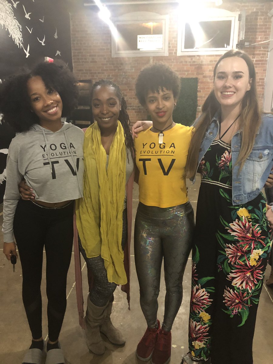 _allibra's tweet photo. Hi Twitter just updating y’all on my Lotus CBD stuff!! We had our first pop up event and it was amazing!! We ship world wide and you can DM me or find any info you need on our IG page @Lotus_CBD #houston #houstoncbd #cbd #cbdmovement ☺️😇🤗🤗 https://t.co/PNRK8rzbWA