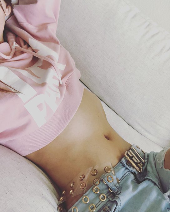 Kiss the tummy and make a wish 💋 https://t.co/x8msJH8Rfl