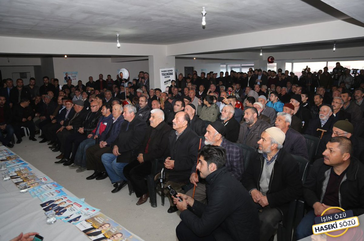 mehmetozhaseki's tweet photo. Yenimahalle’deki Yakacık Beldemize imar düzenlemesi müjdemizi düzenlediğimiz program ile verdik. 

Her zaman dediğimiz gibi yaptıklarımız yapacaklarımızın teminatıdır. 

#BelediyeİşiGönülİşi 
#İşinÖzüHasekiSözü https://t.co/ODIW3vN5zS