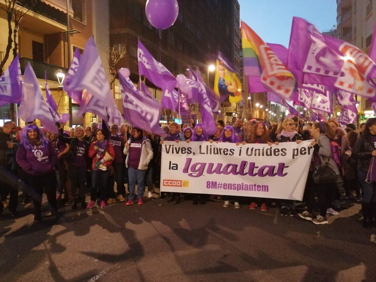Manifestació multitudinaria a Tarragona #8M2019 #EnsVolemVivesiLliures #EnsPlantem