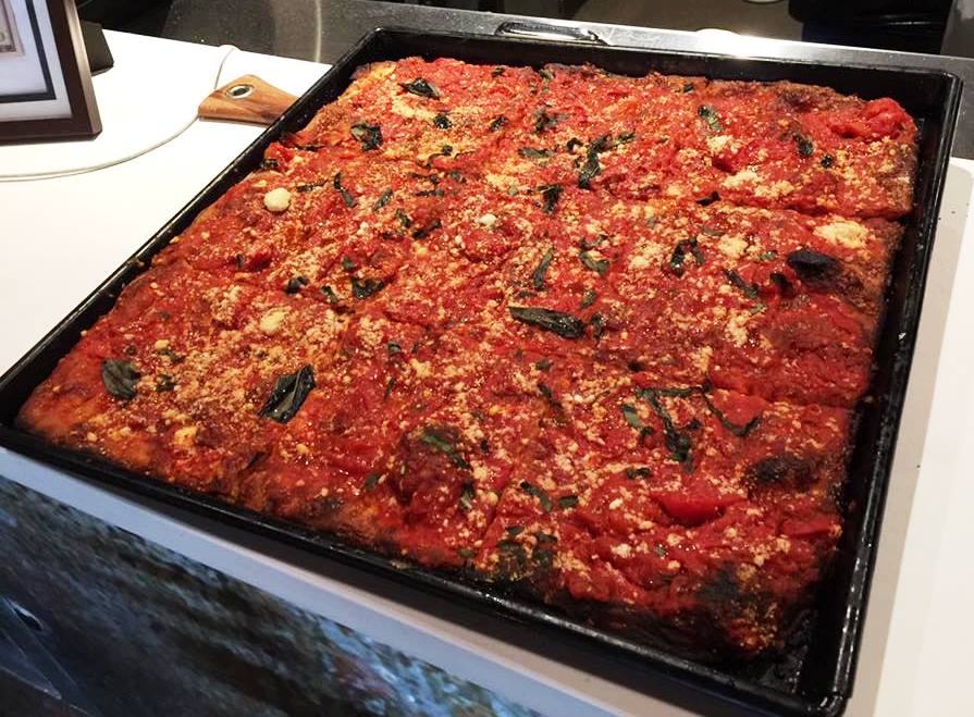 TonyLipsRest's tweet image. It's Friday - grab a pizza for dinner! #franklinlakes #wyckoff #bergencounty #tonylips #GreenBook #GreenBookMovie #oakland #wayne #fairlawn