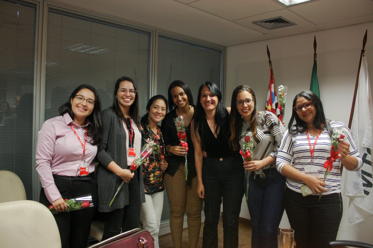 pedrotegonmoro's tweet photo. Aproveitando a chegada do Dia Internacional da Mulher, no último encontro comfuncionários, convidei mulheres de diversas áreas p/ conversamos sobre seu dia a dia eestreitar as relações com nossa linha de frente. #DiaInternacionalDaMulher #CPTM
#NossaCPTM #OrgulhodeserCPTM https://t.co/PZNjiiAn3y