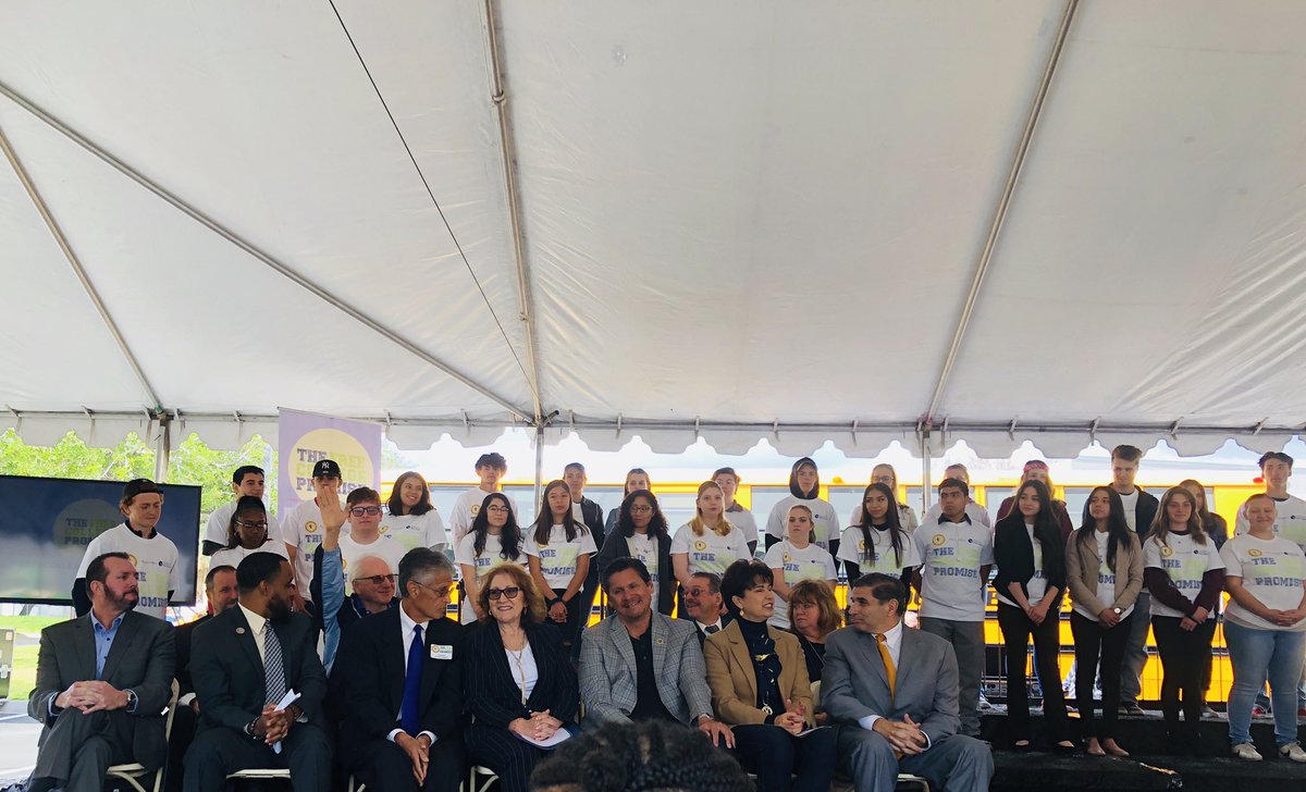 Attending the Free College Promise Kick-Off @SBCCDofficial with students from <a href="/CvhsCareer/">CVHS Career Center</a> <a href="/RHSStuCen/">RHS Student Center</a> <a href="/REVCareerCenter/">REVHS Career Center</a> <a href="/OrangewoodHS/">Orangewood HS</a>. This is a great opportunity for <a href="/RedlandsUSD/">Redlands USD</a> students! #RUSDCollegeAndCareer