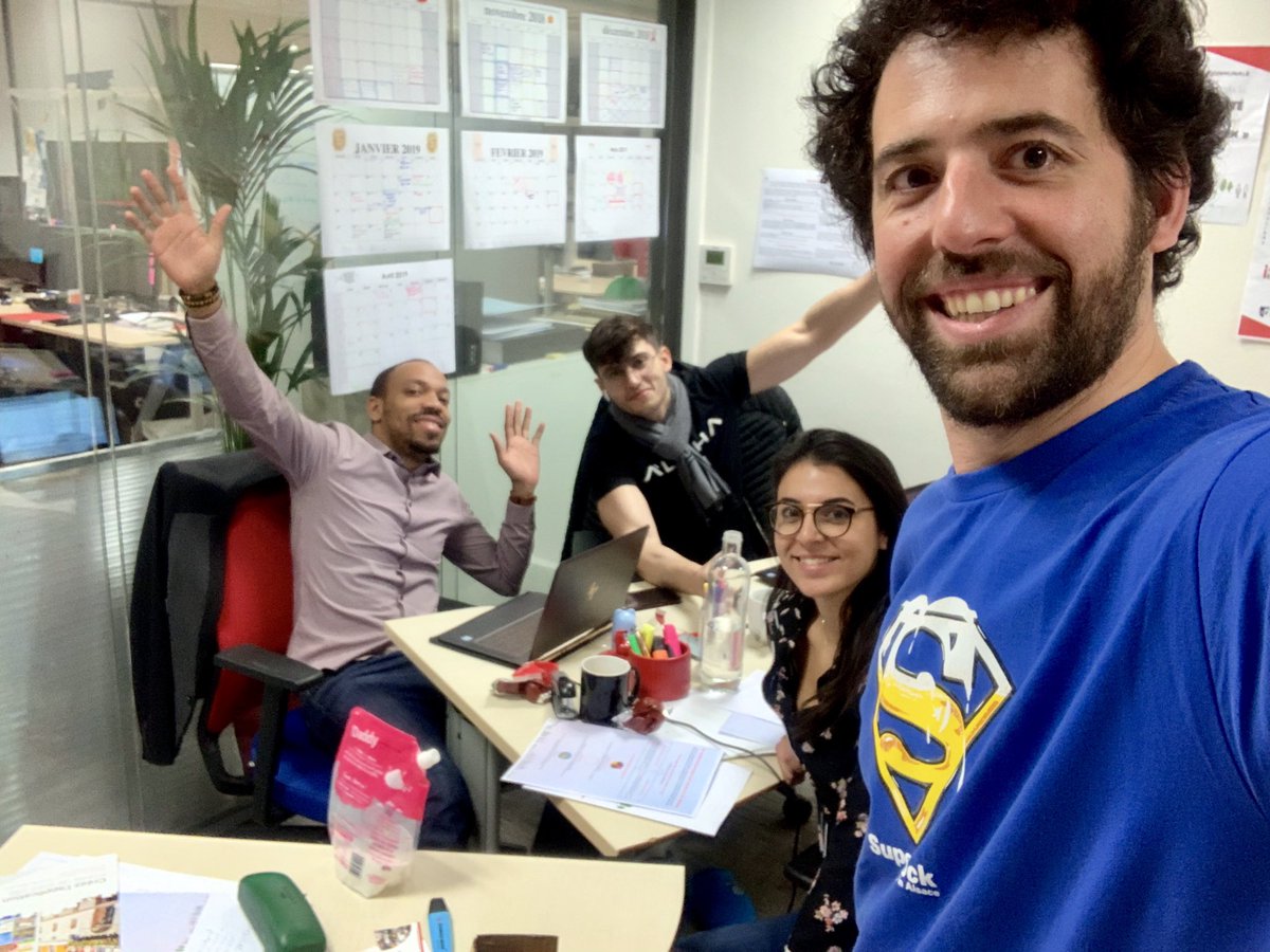 SpotLightCCS's tweet photo. 🇫🇷 #BornToBeWAI Les Citizens de #Mycityz' terminent une longue semaine avec les SpotLighters 🦸🏻‍♀️🦸🏻‍♂️! 

#FridayEvening #StartupLife #Fun #BonWE https://t.co/UFYHKJcuLx