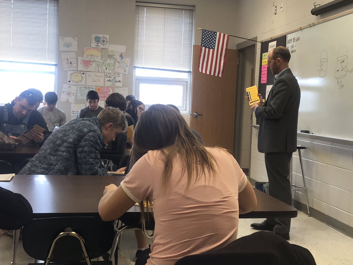 “Investing Your Money 101” with Mr. Blanch....an important life skill! <a href="/MHSBluejays/">MHS Bluejays</a> #StudentPD