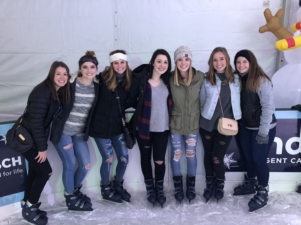 tayhunsaker7's tweet photo. happy international women’s day! us ladies got to stick together 💪🏽💕 https://t.co/y6wEuqsWZp