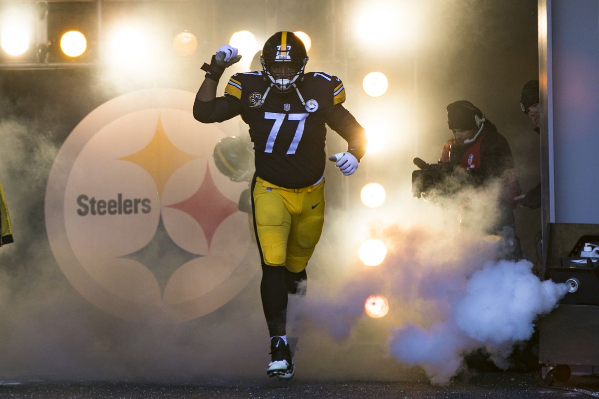 TurntSportsNews's tweet photo. Marcus Gilbert sent from Steelers to Cardinals - https://t.co/2LiHY2cI88 https://t.co/GW1eh1Bt5w