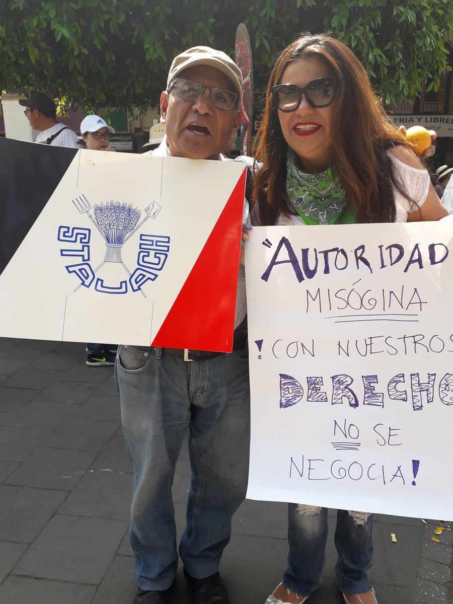 #8M Seguimos en pie de lucha y hoy nos acompañaron #IgnaciodelValle y las mujeres campesinas de #Atenco. ¡La luuuchaaa sigueee! #STAUACh #Chapingo #Huelga