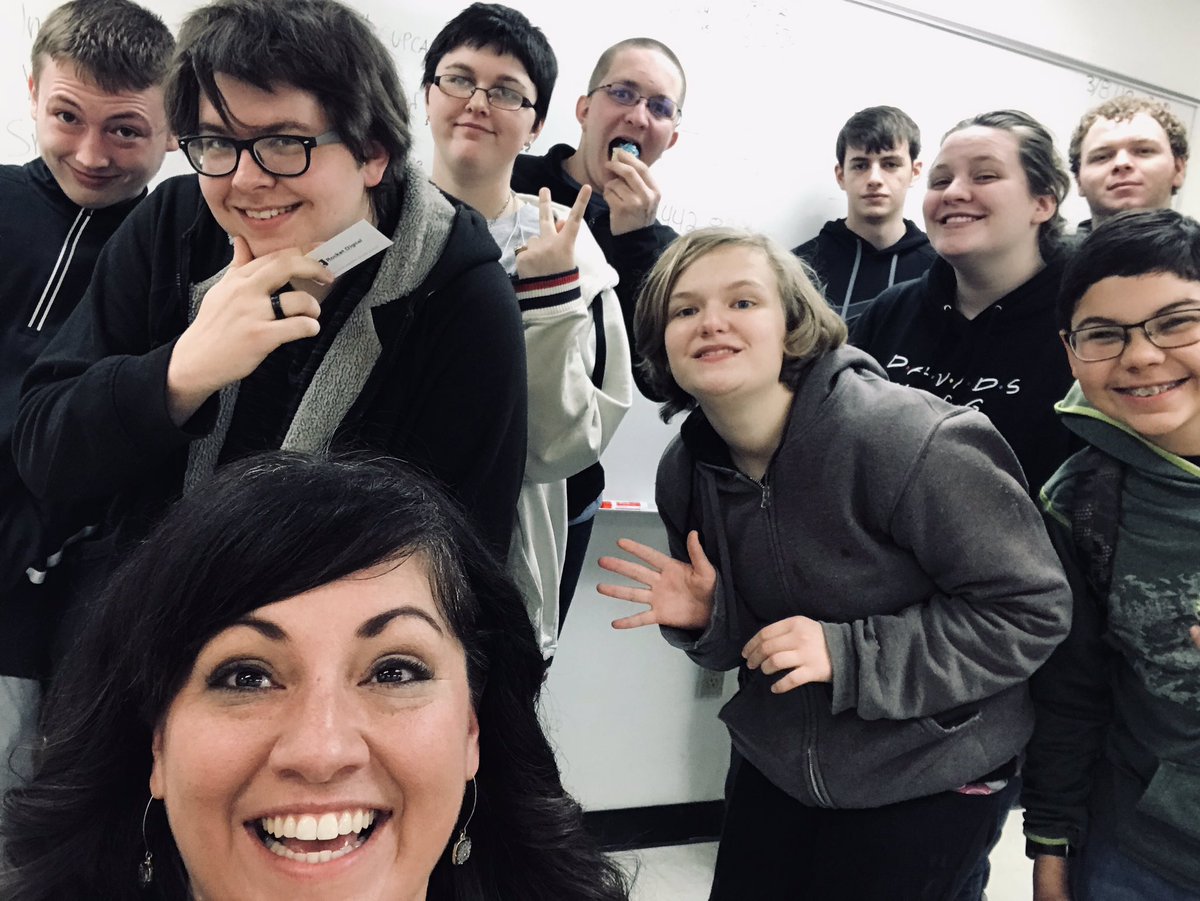 weliftdigital's tweet photo. Just hangin’ with my cool new friends! #careerday @HoustonMOTigers #Friday #BackToSchool https://t.co/CBEzpHBmSi